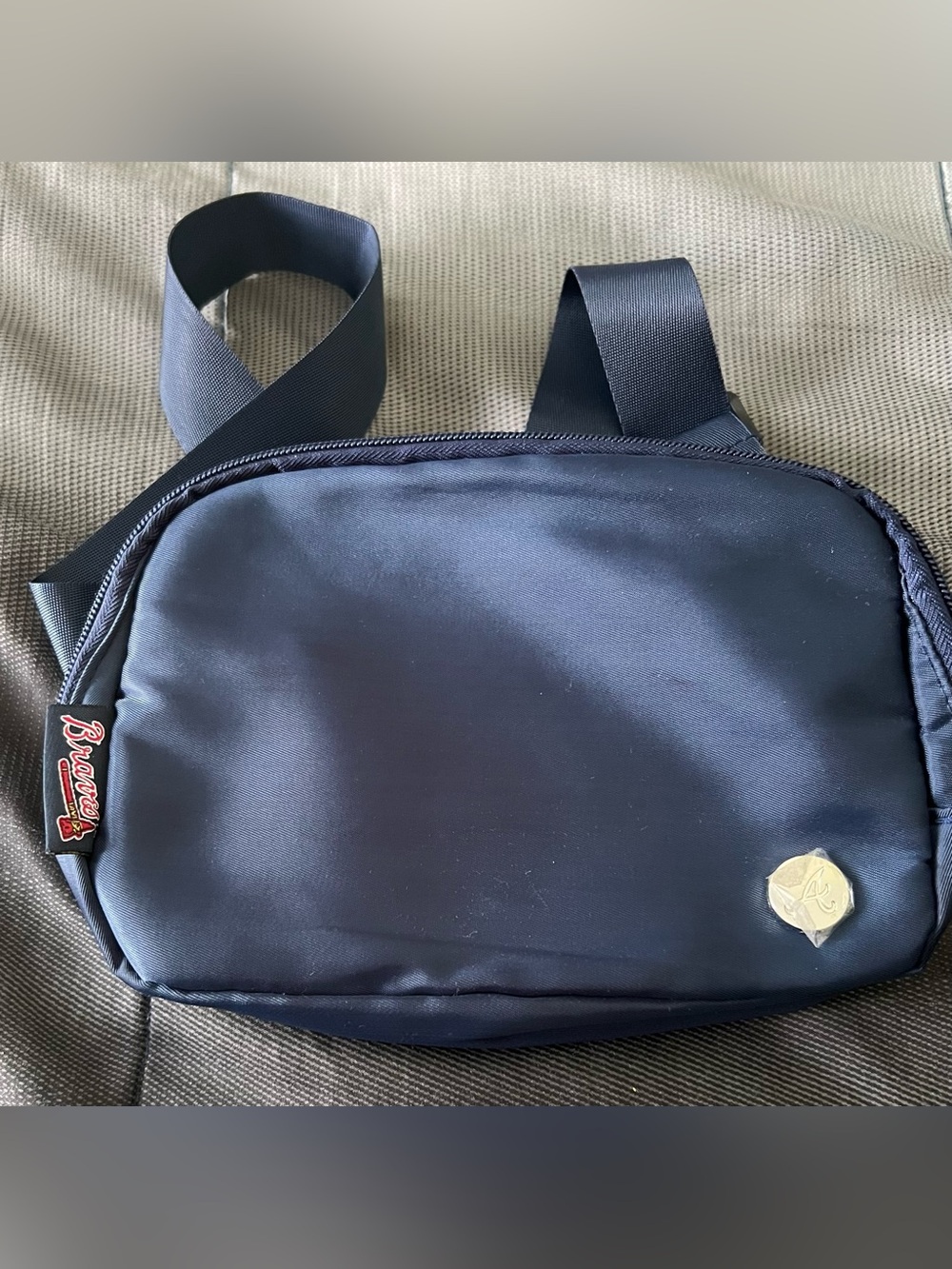 Classic Navy Men's Shoulder Bag Fanny Pack - Atlanta Braves MLB
